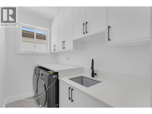 Laundry Room - 1152 Hume Avenue, Kelowna, BC 
