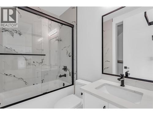 Full Bathroom - 1152 Hume Avenue, Kelowna, BC 