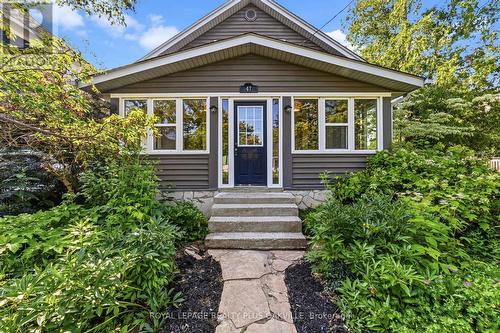 47 STEWART STREET  Oakville, ON L6K 1X6
