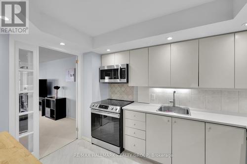 810 - 151 Bay Street, Ottawa, ON 