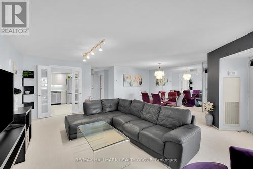 810 - 151 Bay Street, Ottawa, ON 