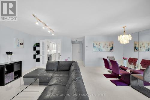 810 - 151 Bay Street, Ottawa, ON 