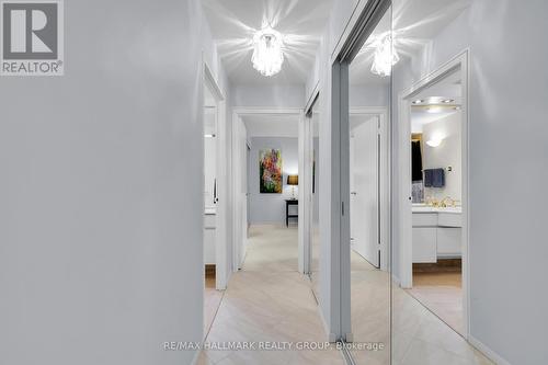 810 - 151 Bay Street, Ottawa, ON 