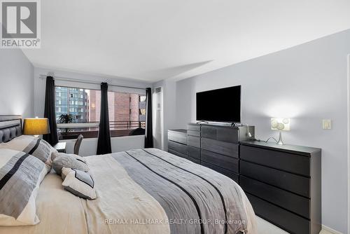 810 - 151 Bay Street, Ottawa, ON 