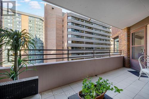 810 - 151 Bay Street, Ottawa, ON 
