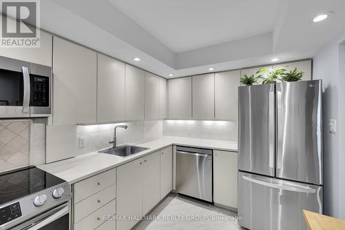 810 - 151 Bay Street, Ottawa, ON 