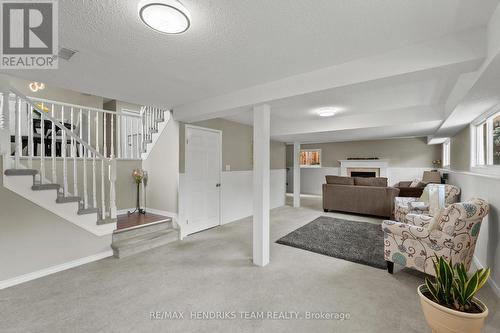 12 Stonebridge Gate, St. Catharines (Grapeview), ON 