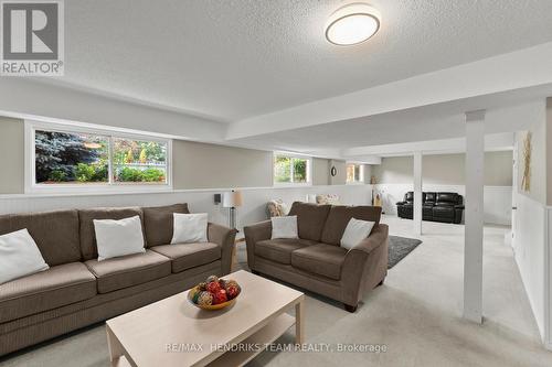 12 Stonebridge Gate, St. Catharines (Grapeview), ON 
