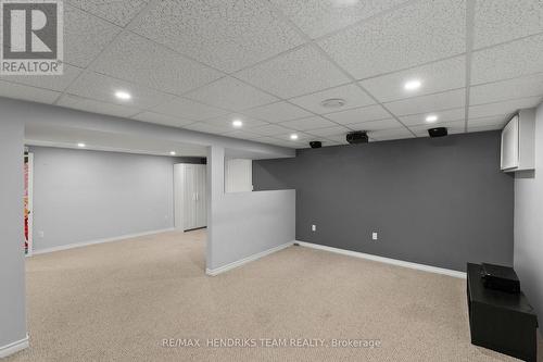 12 Stonebridge Gate, St. Catharines (Grapeview), ON 
