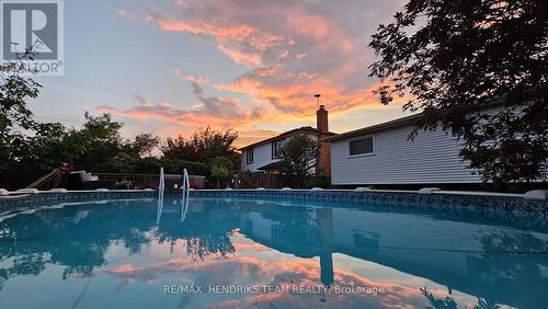 12 Stonebridge Gate, St. Catharines (Grapeview), ON 