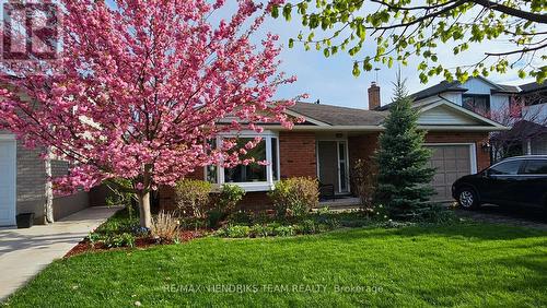 12 Stonebridge Gate, St. Catharines (Grapeview), ON 