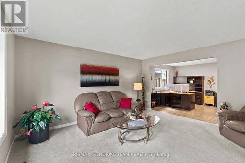 12 Stonebridge Gate, St. Catharines (Grapeview), ON 