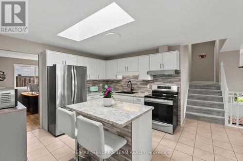 12 Stonebridge Gate, St. Catharines (Grapeview), ON 