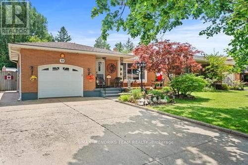 33 MEADOWBROOK CRESCENT  St. Catharines (Carlton/Bunting), ON L2M 7G8