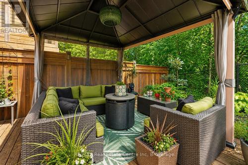 196 Maple Bush Drive, Cambridge, ON 