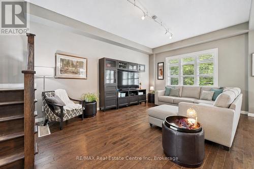 196 Maple Bush Drive, Cambridge, ON 