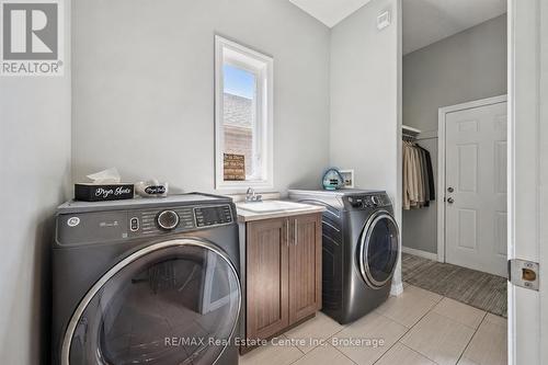 196 Maple Bush Drive, Cambridge, ON 