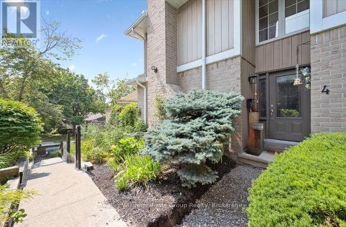 4 - 106 WOODLAWN ROAD E  Guelph (Victoria North), ON N1E 1B7