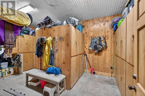 24 CABINETS - 564 8Th Concession Road E, Hamilton, ON 