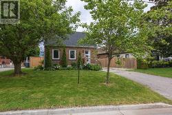 4 JANE STREET Clarington (Bowmanville), ON L1C 1G1
