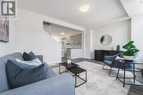 155 Equestrian Way Unit# 1, Cambridge, ON - Indoor Photo Showing Living Room