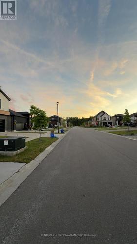 B - 2573 BRIDGEHAVEN DRIVE , London North (North F), Ontario N6G 0Z7 2