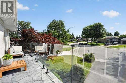 9 Leslie Drive, Hamilton, ON - Outdoor