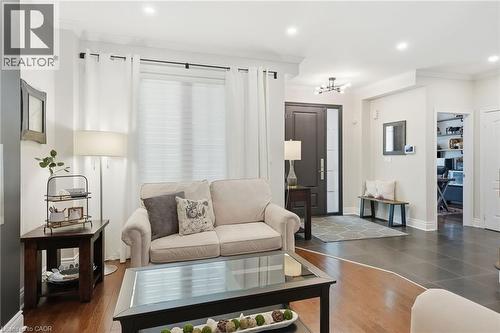 5347 Jameson Crescent, Burlington, ON - Indoor Photo Showing Living Room