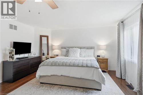 5347 Jameson Crescent, Burlington, ON - Indoor Photo Showing Bedroom