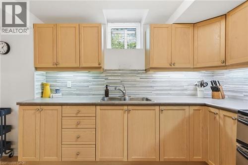 5347 Jameson Crescent, Burlington, ON - Indoor Photo Showing Kitchen With Double Sink