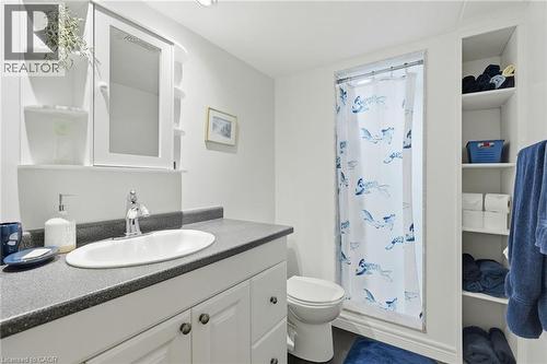 5347 Jameson Crescent, Burlington, ON - Indoor Photo Showing Bathroom