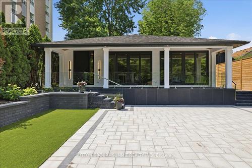 160 ALLAN STREET  Oakville, ON L6J 3N7