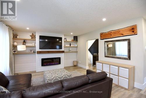 1091 Upper Wellington Street, Hamilton, ON 