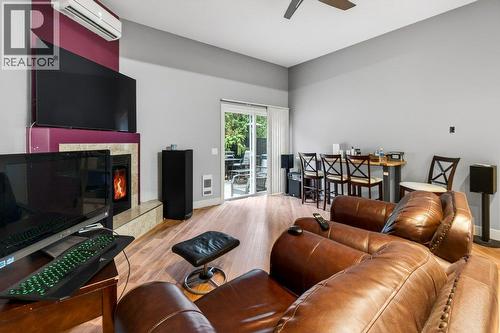 1 Wolfe Street, Sicamous, BC - Indoor Photo Showing Living Room