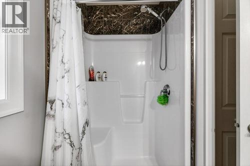 1 Wolfe Street, Sicamous, BC - Indoor Photo Showing Bathroom