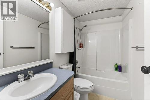 1 Wolfe Street, Sicamous, BC - Indoor Photo Showing Bathroom