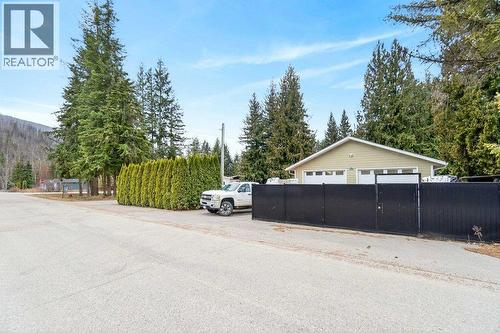 1 Wolfe Street, Sicamous, BC - Outdoor