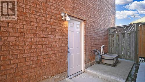 BASEMENT - 32 FAYWOOD DRIVE , Brampton, Ontario L6Y 4K3 2
