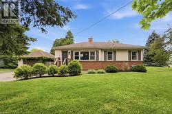 16 CARRINGTON Court Ancaster, ON L9G 1R1