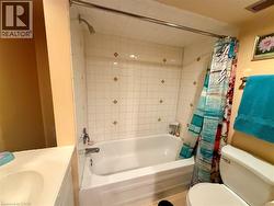 basement 4-pc bathroom - 
