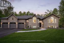 1 PINEVIEW DRIVE Oro-Medonte, ON L0L 2L0