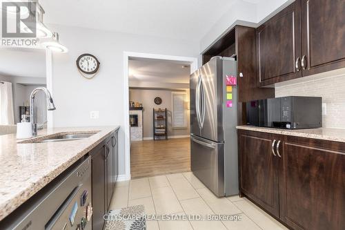 121 Crafter Crescent, Hamilton, ON 
