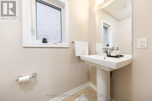 121 Crafter Crescent, Hamilton, ON 
