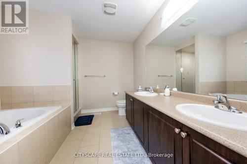 121 Crafter Crescent, Hamilton, ON 