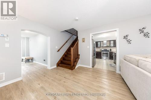 121 Crafter Crescent, Hamilton, ON 