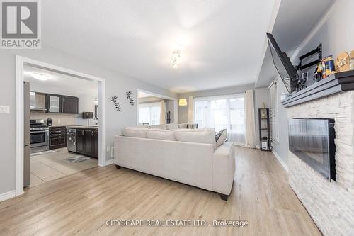 121 Crafter Crescent, Hamilton, ON 