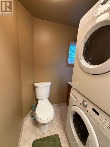 92 Case Street, Hamilton, ON - Indoor Photo Showing Laundry Room