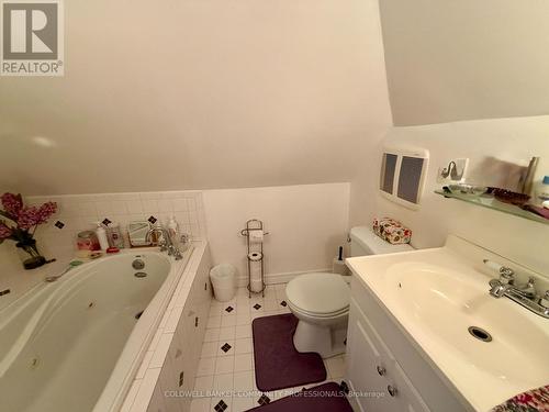 92 Case Street, Hamilton, ON - Indoor Photo Showing Bathroom