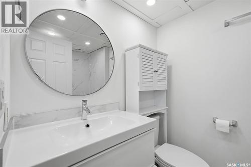 607 Addie Crescent, Saskatoon, SK - Indoor Photo Showing Bathroom