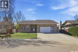 607 Addie CRESCENT  Saskatoon, SK S7N 3K7